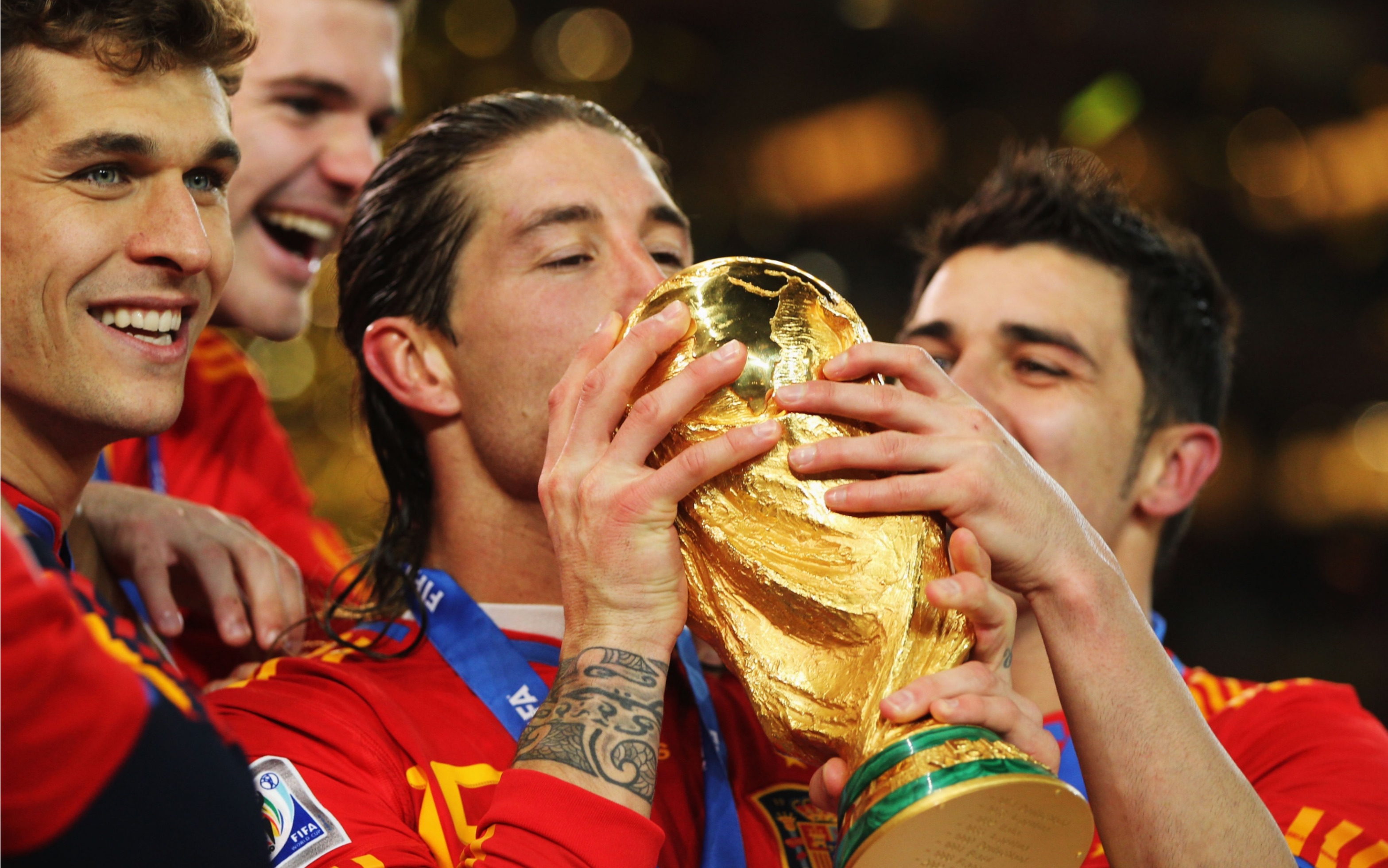 西班牙队在比赛中发挥出色，力压对手获得胜利