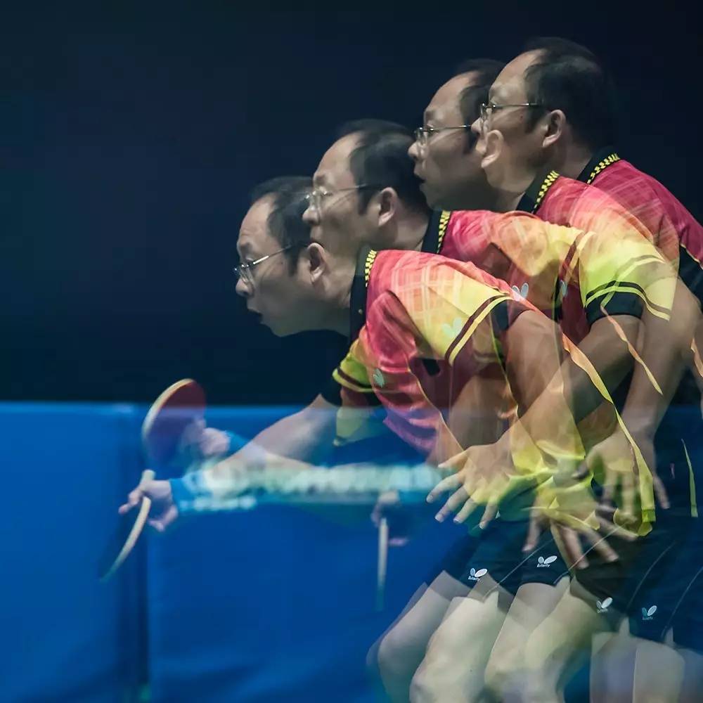 包含竞技场上热火朝天，拼尽全力争夺冠军的词条