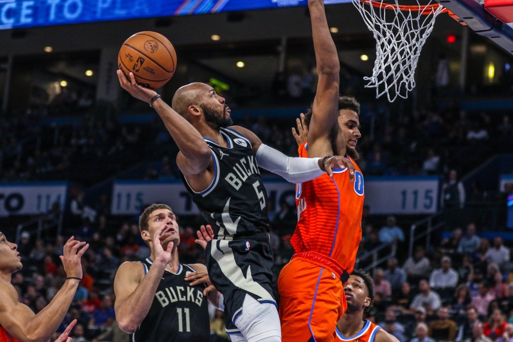 关于加拿大男篮险胜雄鹿B队，锡安送出助攻的信息