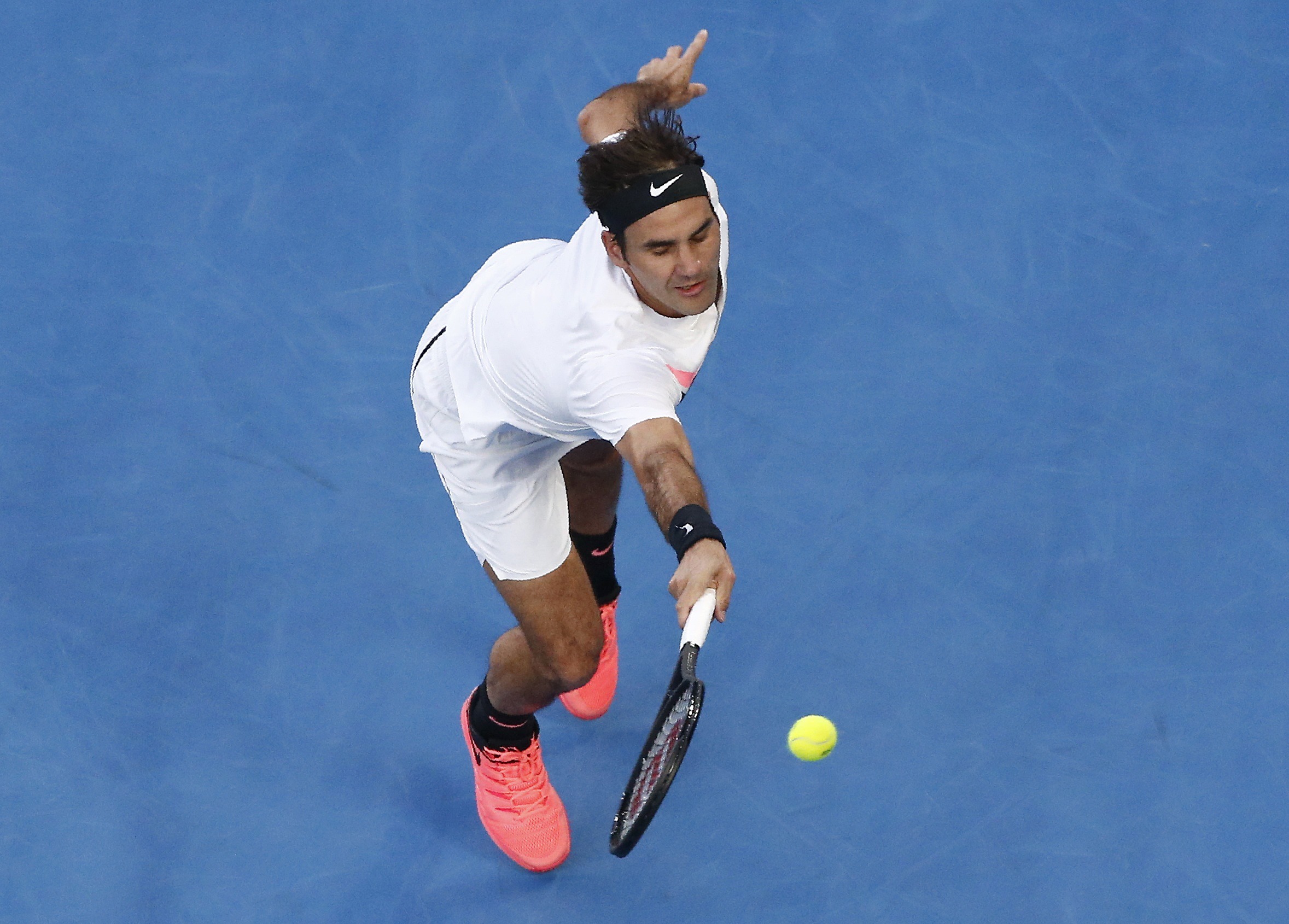 关于欧洲网球队险胜澳大利亚网球队，费德勒绝境逆转的信息