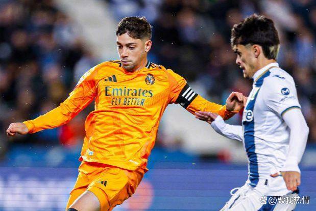 Dota2官方公布最新积分榜，悬念再起