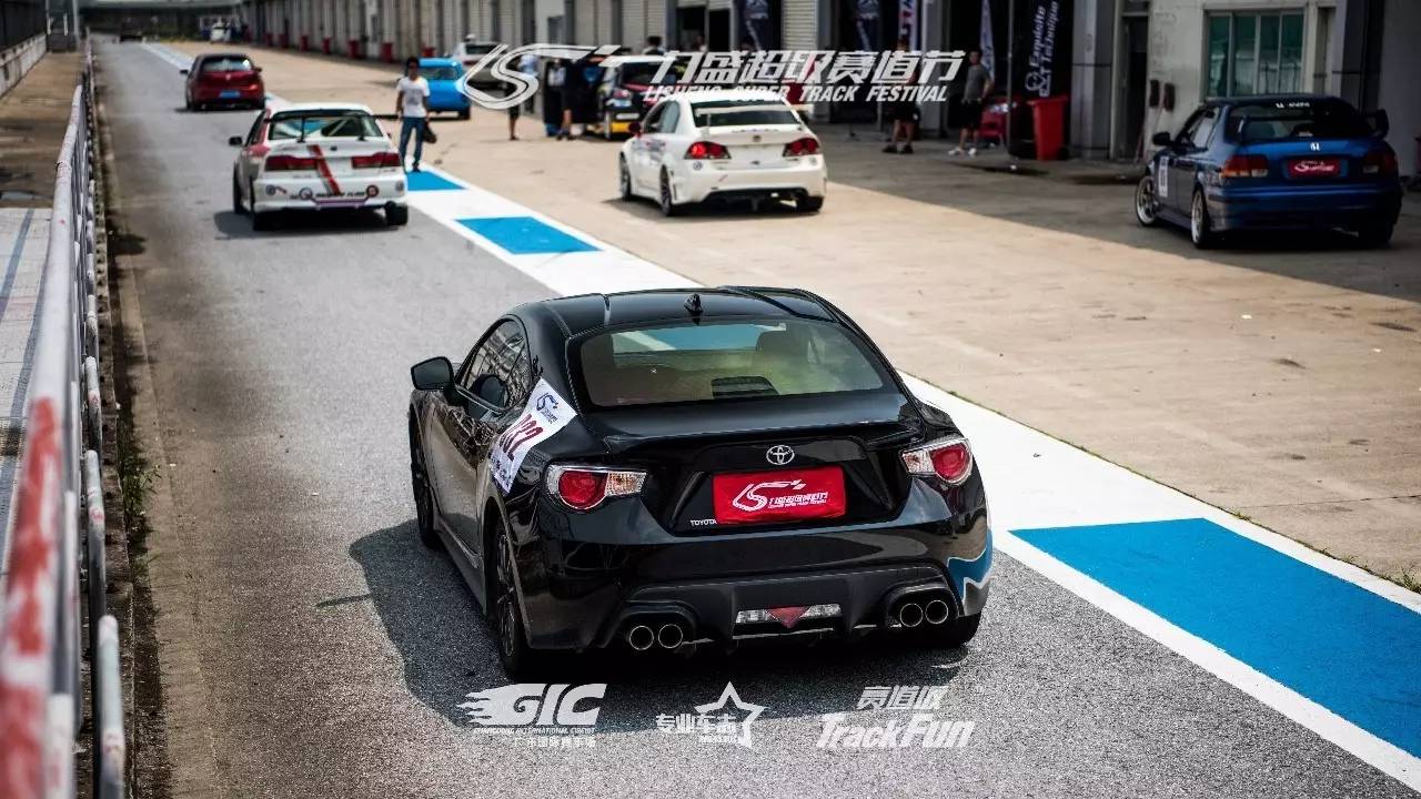 包含连胜势头难挡！赛车豪取十连胜的词条